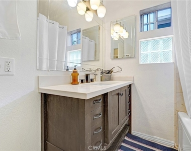 619 E Fairview - Photo Thumbnail 8
