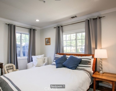 7021 Geyser Avenue - Photo Thumbnail 10