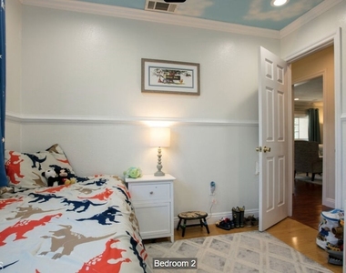 7021 Geyser Avenue - Photo Thumbnail 12