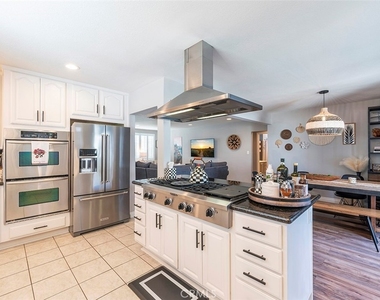 18417 Glenburn Avenue - Photo Thumbnail 9