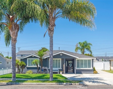 18417 Glenburn Avenue - Photo Thumbnail 2