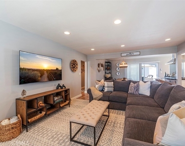 18417 Glenburn Avenue - Photo Thumbnail 6