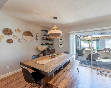 18417 Glenburn Avenue - Photo Thumbnail 12