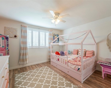 18417 Glenburn Avenue - Photo Thumbnail 15