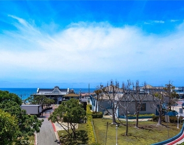 650 The Village - Photo Thumbnail 19
