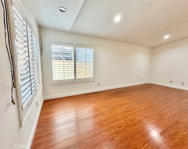 18113 Elaine Avenue - Photo Thumbnail 4
