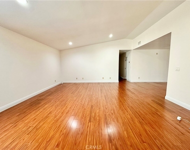 18113 Elaine Avenue - Photo Thumbnail 2
