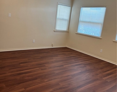 15559 Cornuta Avenue - Photo Thumbnail 3
