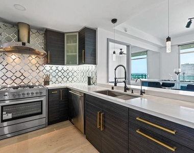 3141 Michelson Drive - Photo Thumbnail 11