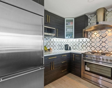 3141 Michelson Drive - Photo Thumbnail 8