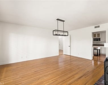 12791 Brittany Woods Drive - Photo Thumbnail 8