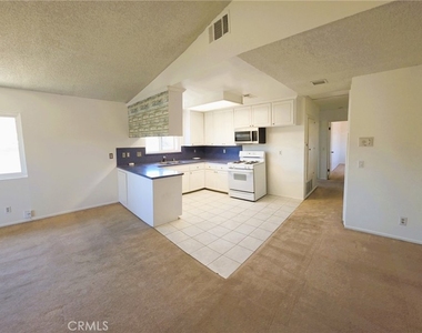 4442 E Addington Drive - Photo Thumbnail 6