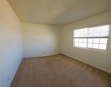 4442 E Addington Drive - Photo Thumbnail 11