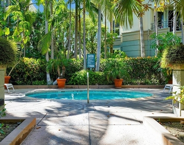 2233 Martin - Photo Thumbnail 36