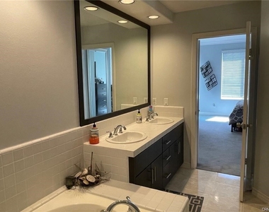 2233 Martin - Photo Thumbnail 30