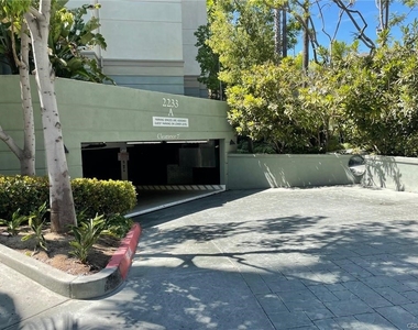 2233 Martin - Photo Thumbnail 3