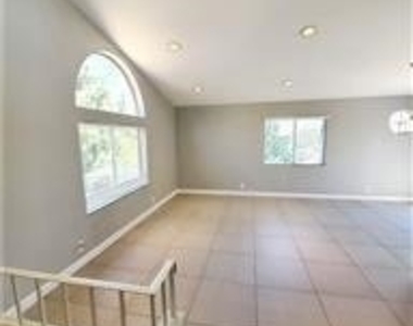 2538 Sundial Dr - Photo Thumbnail 3