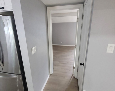 5651 Radford Avenue - Photo Thumbnail 25