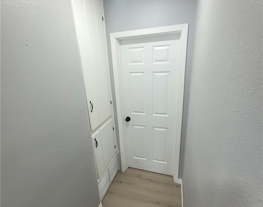 5651 Radford Avenue - Photo Thumbnail 22