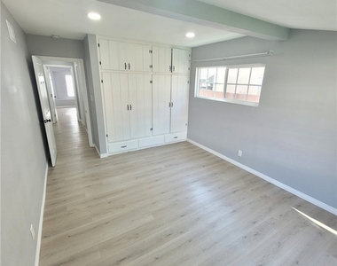 5651 Radford Avenue - Photo Thumbnail 24