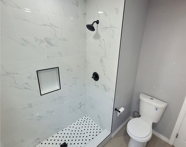5651 Radford Avenue - Photo Thumbnail 19