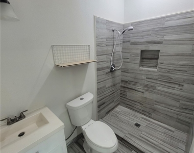 5651 Radford Avenue - Photo Thumbnail 40