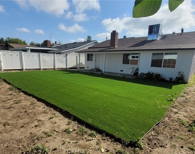 5651 Radford Avenue - Photo Thumbnail 8