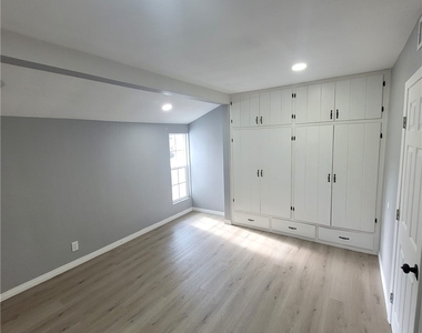 5651 Radford Avenue - Photo Thumbnail 26