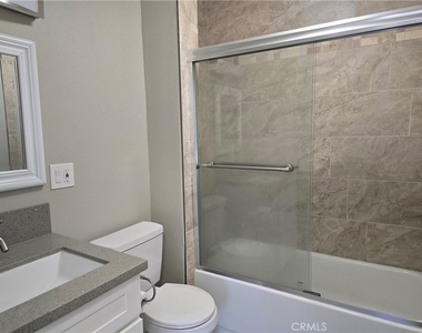 7215 Lyons - Photo Thumbnail 2