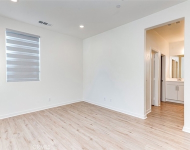 14022 Bay Street - Photo Thumbnail 16