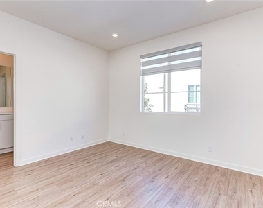 14022 Bay Street - Photo Thumbnail 25
