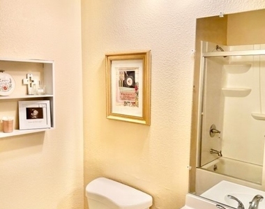 416 Deerfield - Photo Thumbnail 4