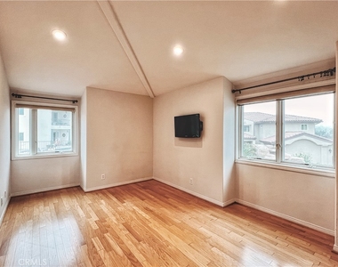 289 S Owens Drive - Photo Thumbnail 14