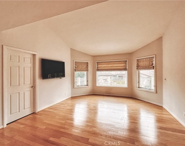 289 S Owens Drive - Photo Thumbnail 12