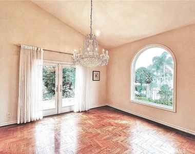 289 S Owens Drive - Photo Thumbnail 6