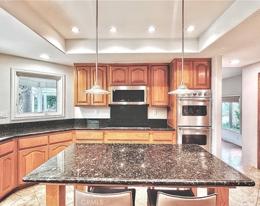 289 S Owens Drive - Photo Thumbnail 8