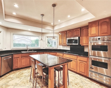289 S Owens Drive - Photo Thumbnail 10