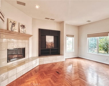 289 S Owens Drive - Photo Thumbnail 11