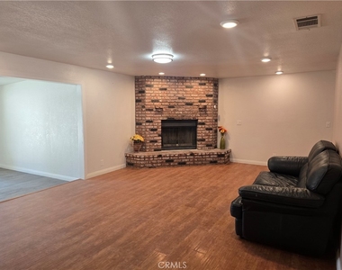 7215 Lyons - Photo Thumbnail 10