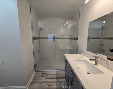7215 Lyons - Photo Thumbnail 7