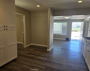 7215 Lyons - Photo Thumbnail 6