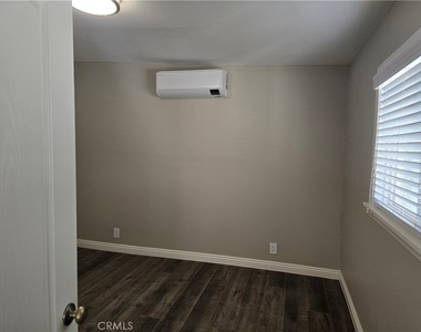 7215 Lyons - Photo Thumbnail 5