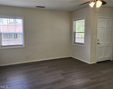 1310 Mayflower Avenue - Photo Thumbnail 12