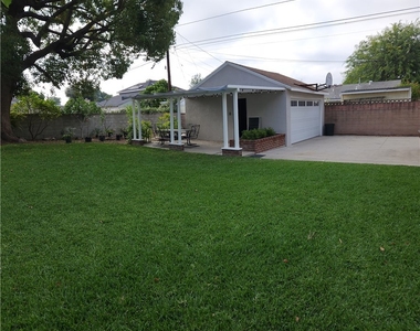 1310 Mayflower Avenue - Photo Thumbnail 4