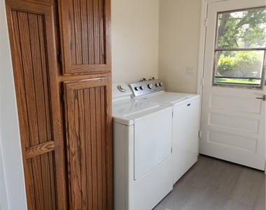 1310 Mayflower Avenue - Photo Thumbnail 13