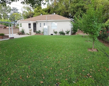 1310 Mayflower Avenue - Photo Thumbnail 2