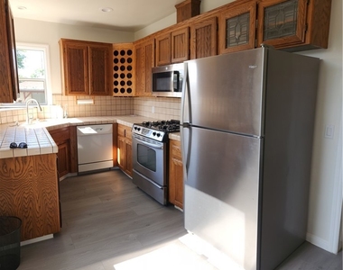 1310 Mayflower Avenue - Photo Thumbnail 14
