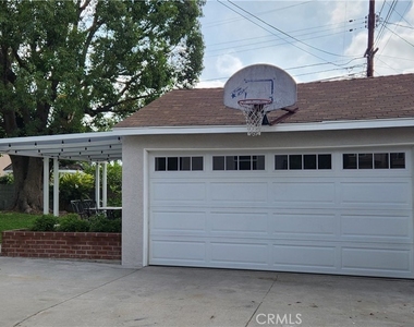 1310 Mayflower Avenue - Photo Thumbnail 9