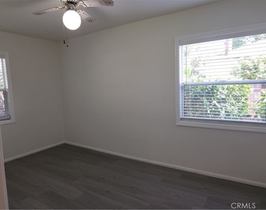 1310 Mayflower Avenue - Photo Thumbnail 20