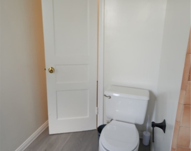 1310 Mayflower Avenue - Photo Thumbnail 17